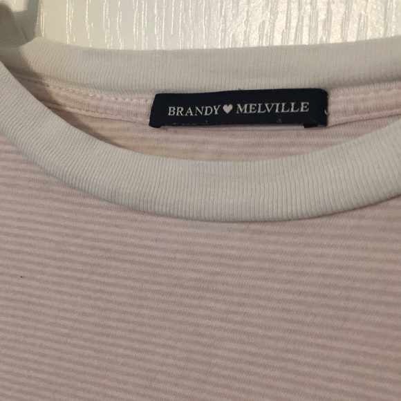 brandy melville tee - Picture 2 of 2